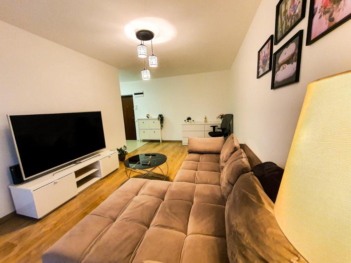 Luxurious Retreat 1Br Apartment With Netflix, Private Parking And Self Check In Popesti-Leordeni Exterior photo