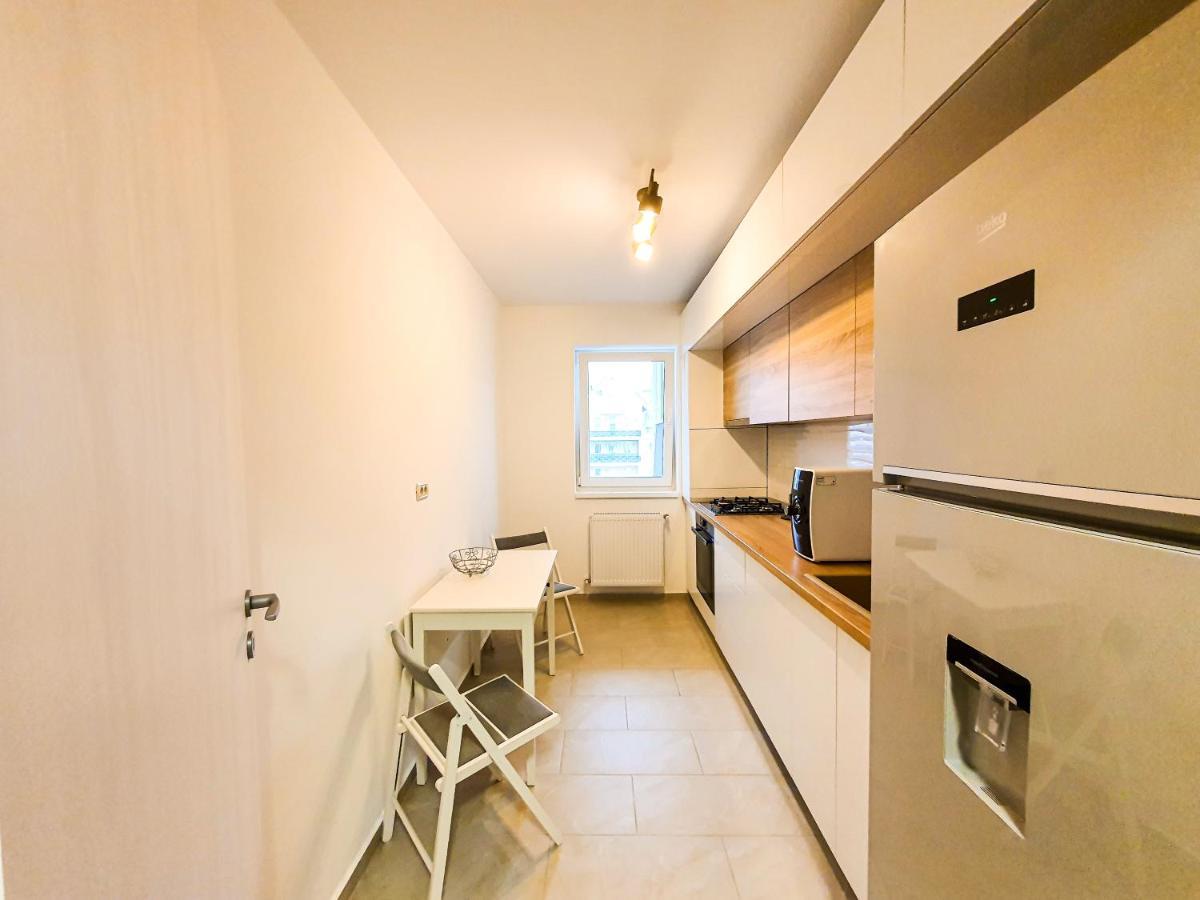 Luxurious Retreat 1Br Apartment With Netflix, Private Parking And Self Check In Popesti-Leordeni Exterior photo